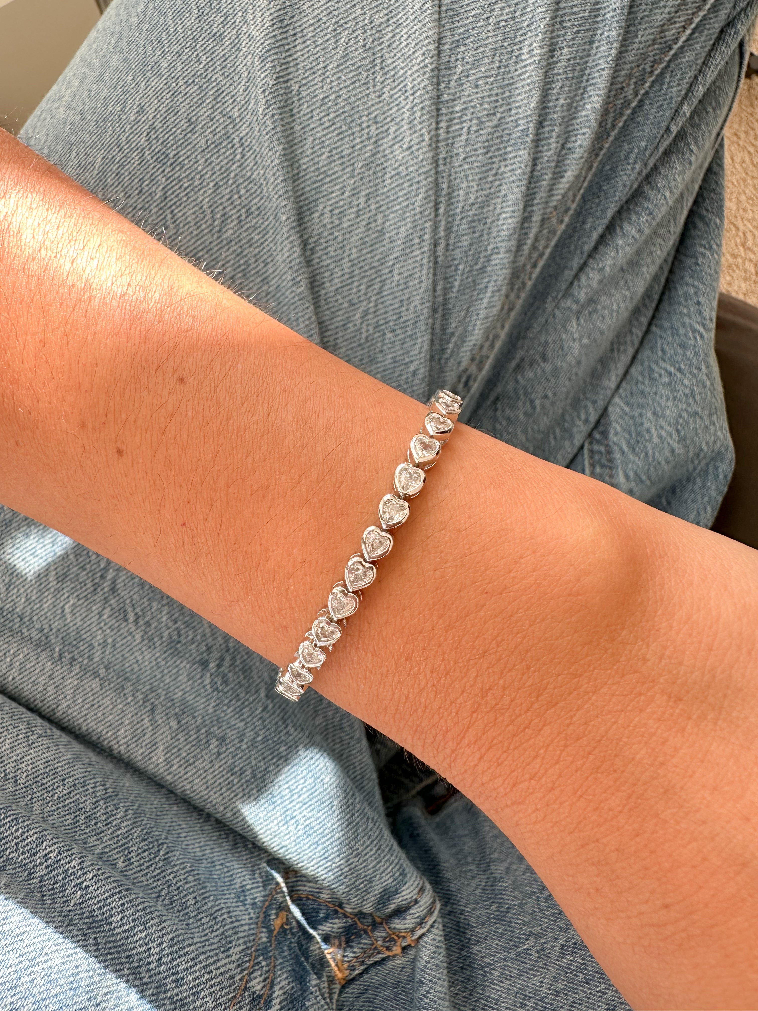 Pulsera Corazones Plateados